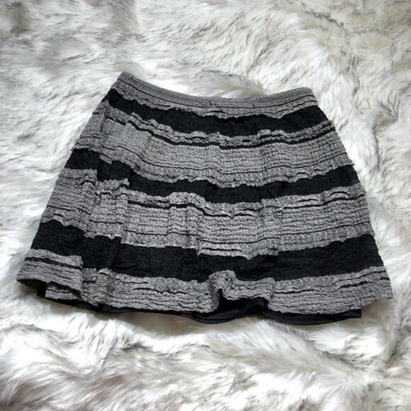 Max Studio | modal blend striped a-line black & gray textured skirt size XS - Picture 3 of 7